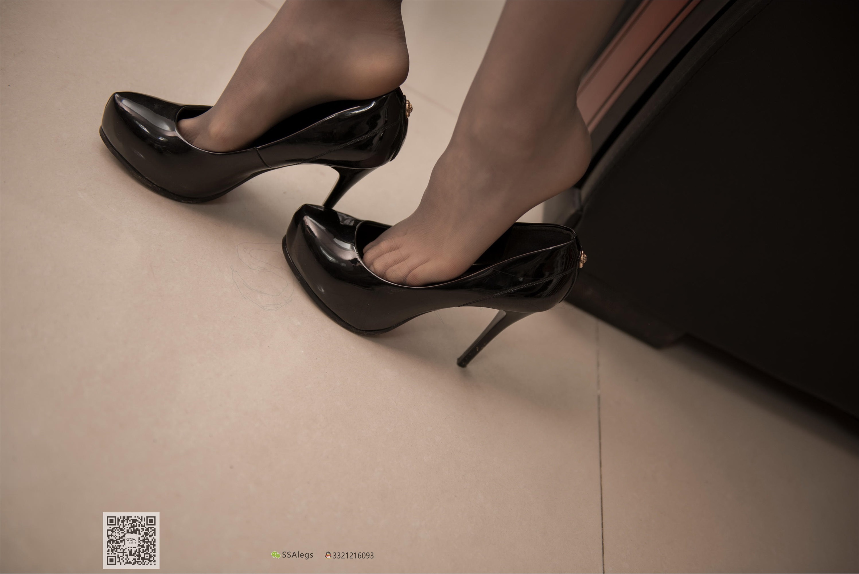 SSA丝社 NO.001 琪琪灰丝OL职业